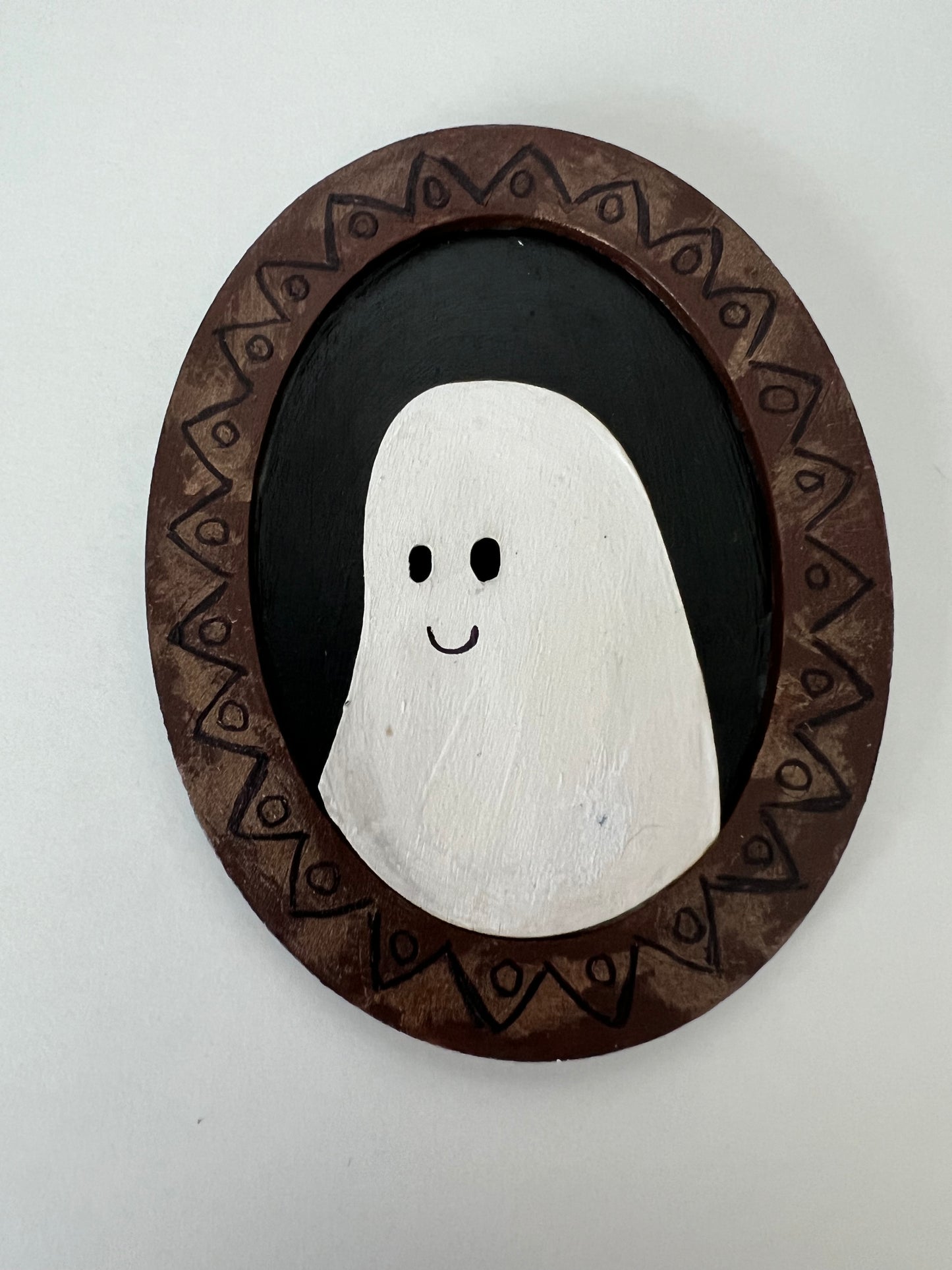 Ghost Portraits - Hand Painted Wooden Big Smiles Ghostie Oval Shaped Frame