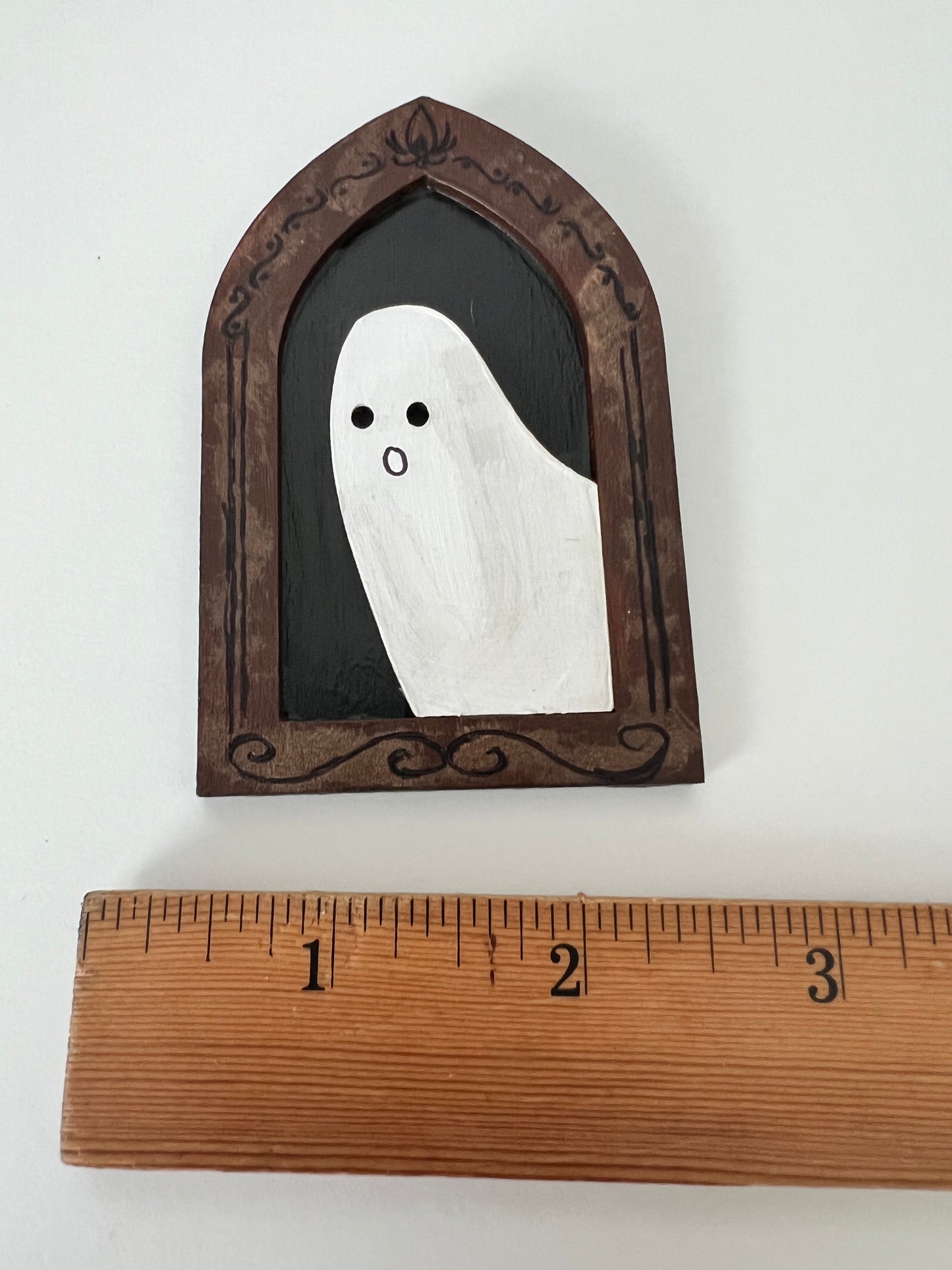 Ghost Portraits - Wooden Ghostie Gothic Shaped Frame