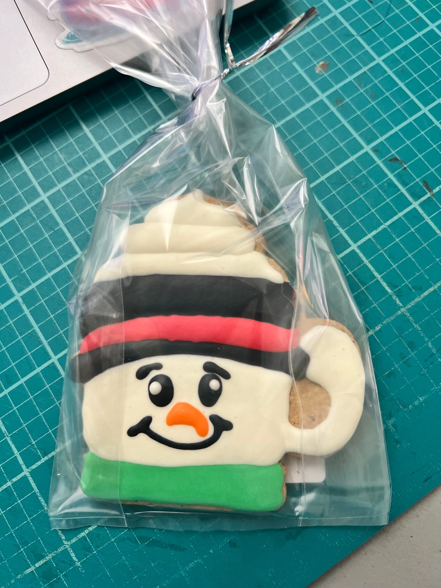 Dog Treats, Snow Man Mug Frosted Peanut Butter Cookies, Limited Ingredient