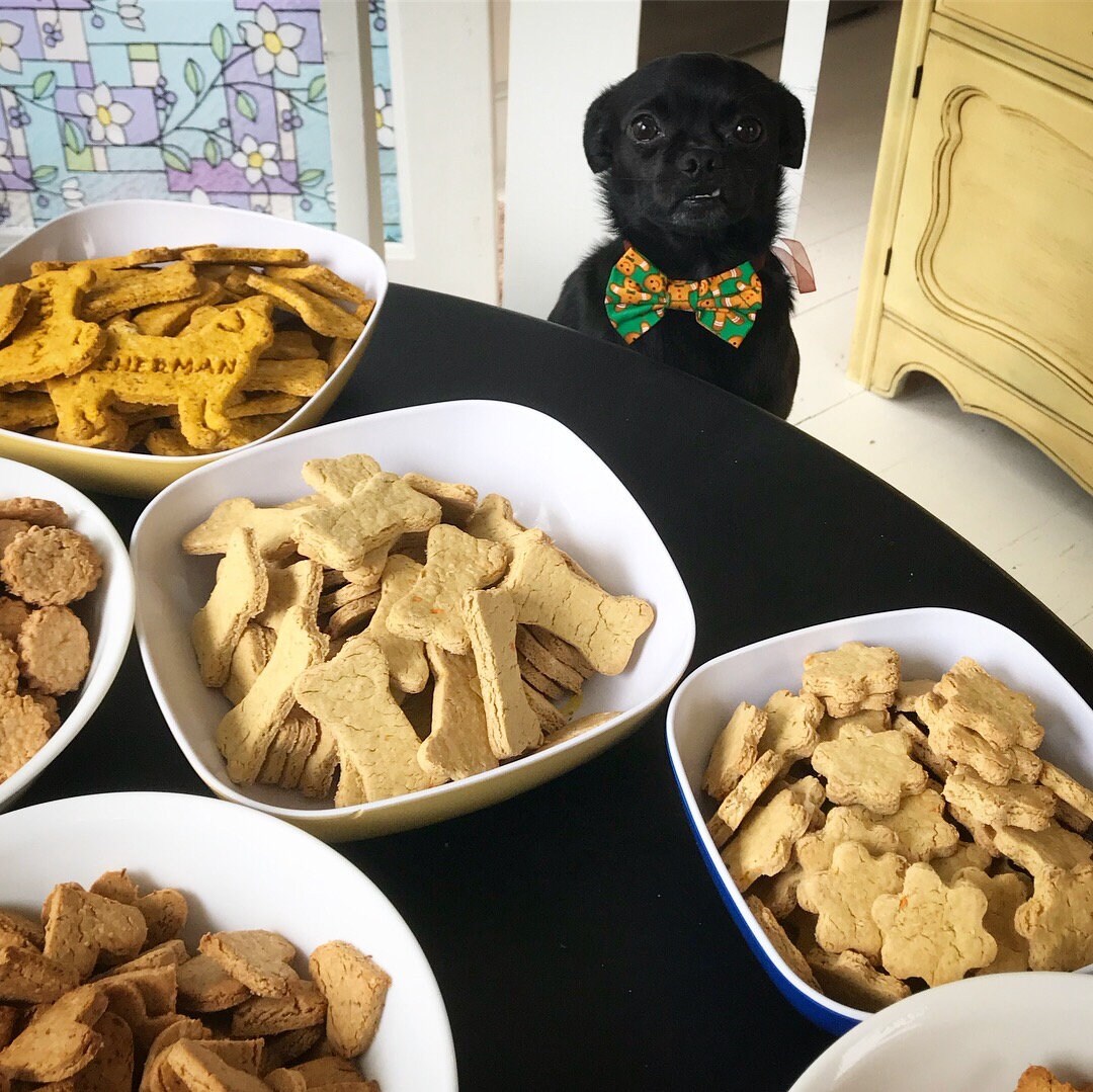 PEANUT BUTTER KISSES Dog Treats - Homemade Natural Organic Wheat Free - A Portion of Proceeds go to Pet Rescue